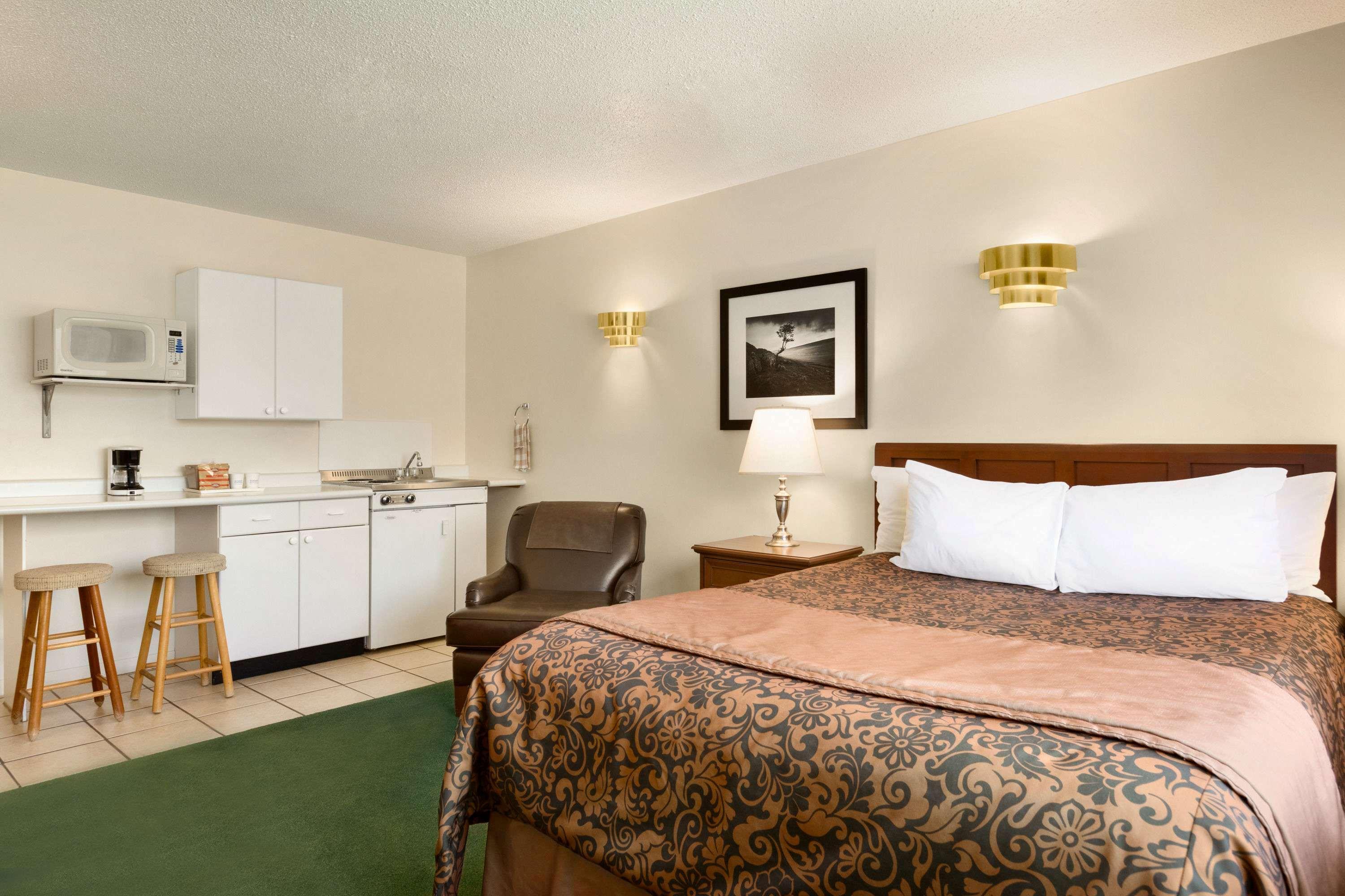 Travelodge By Wyndham Simcoe Dış mekan fotoğraf