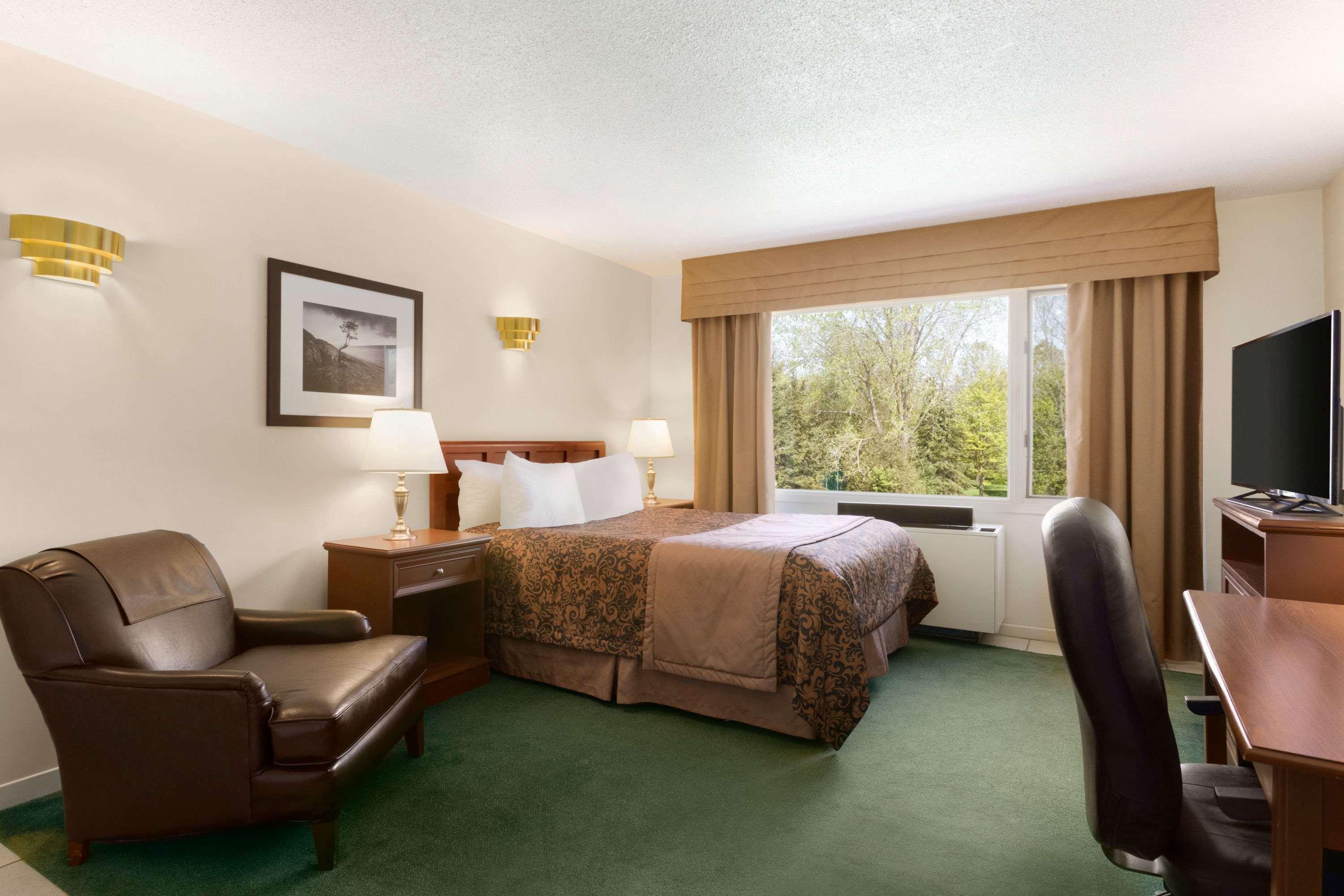 Travelodge By Wyndham Simcoe Dış mekan fotoğraf