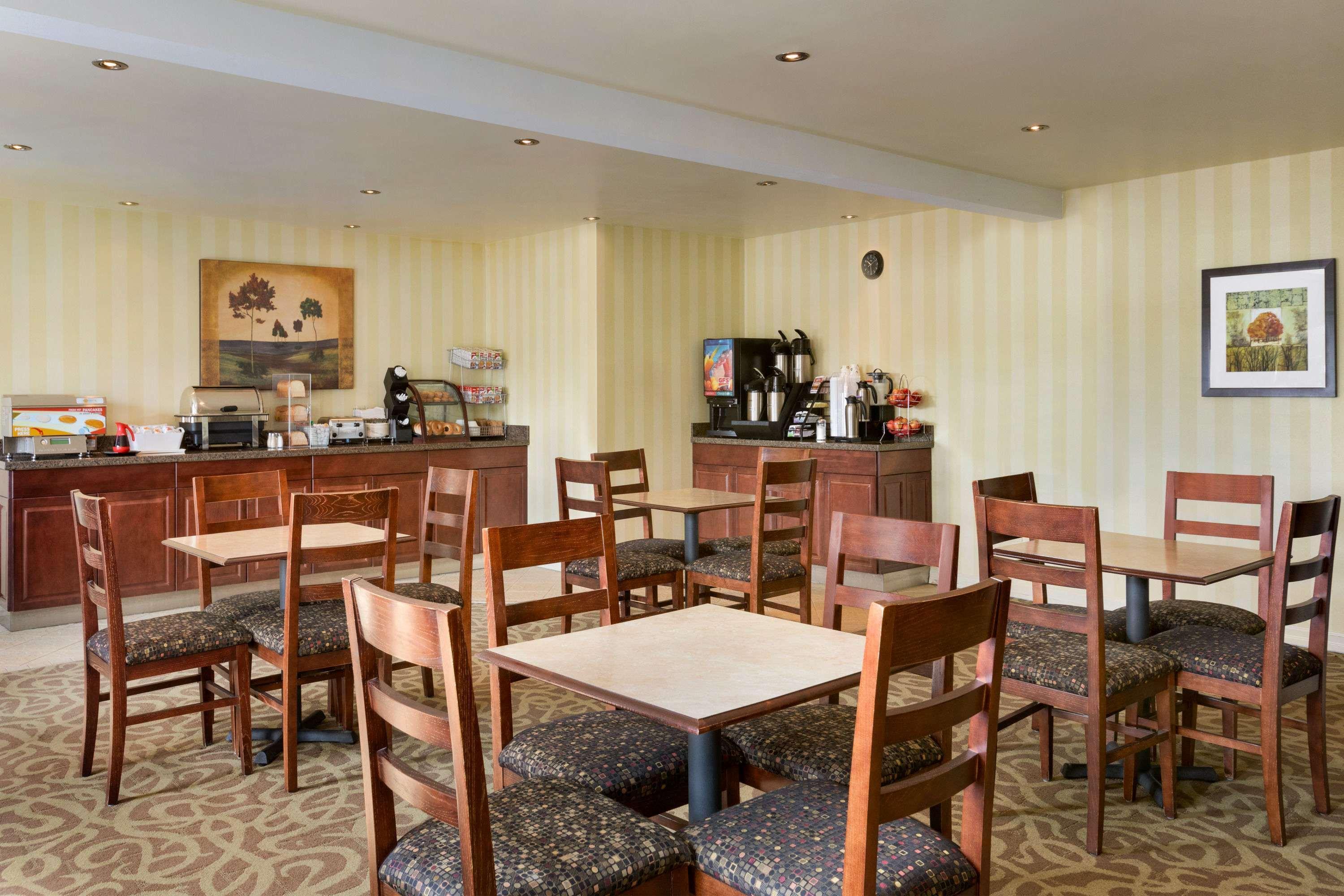 Travelodge By Wyndham Simcoe Dış mekan fotoğraf