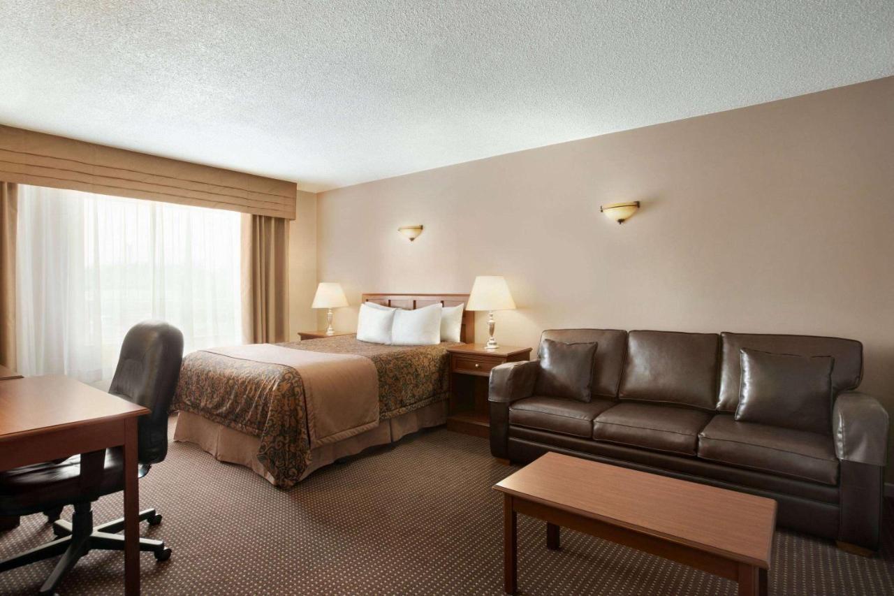 Travelodge By Wyndham Simcoe Dış mekan fotoğraf